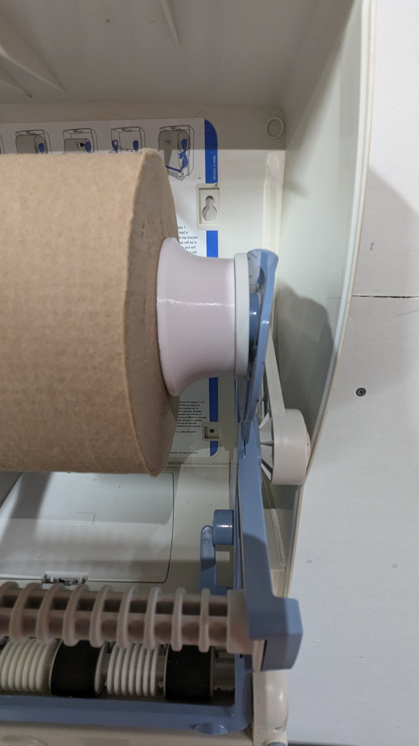 Georgia Pacific Adapter 59460 for 10" to 8" brown paper towel .