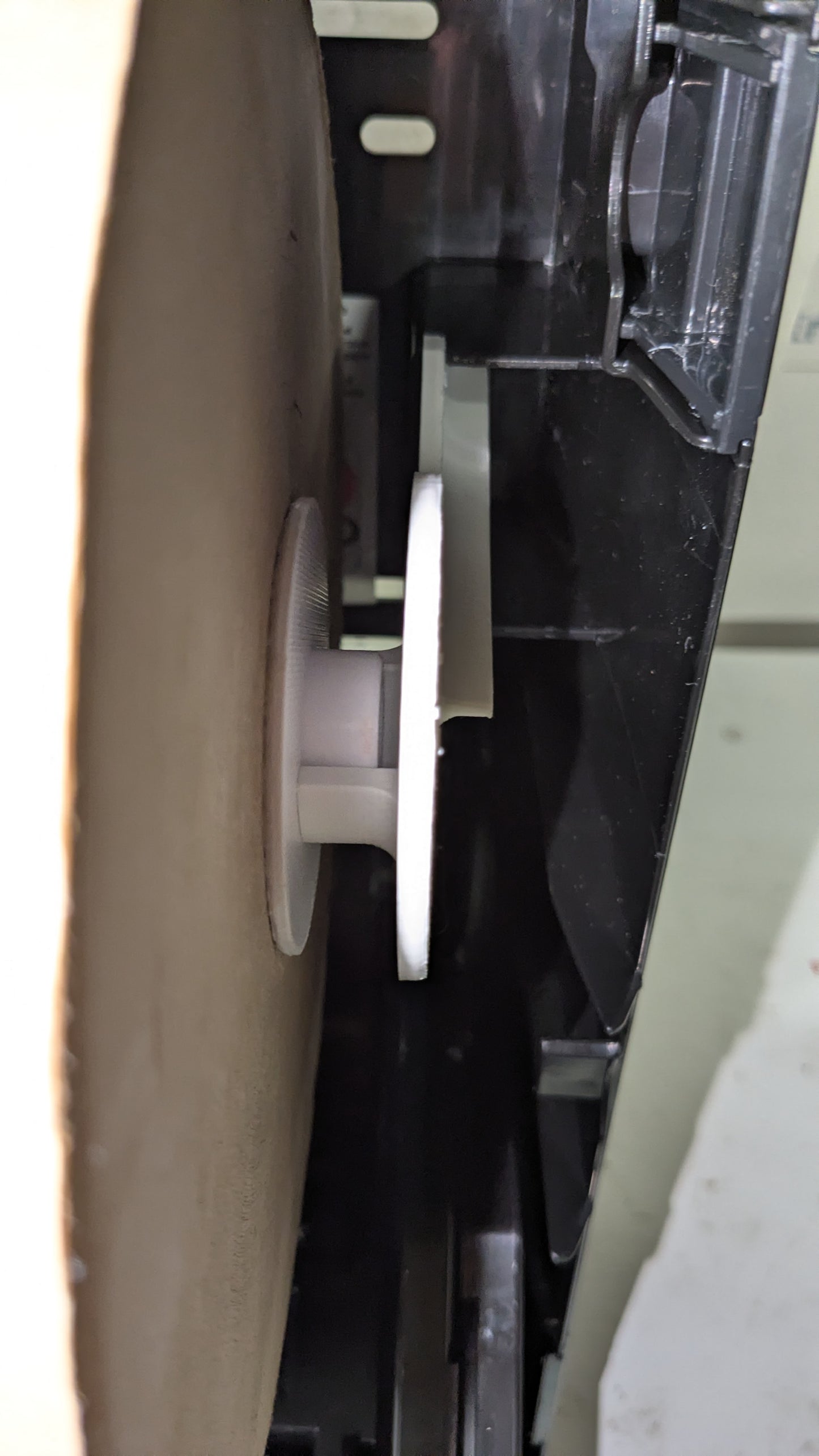 Wausau 86800 Paper towel Conversion kit. Replaced 80 31 300 roll.