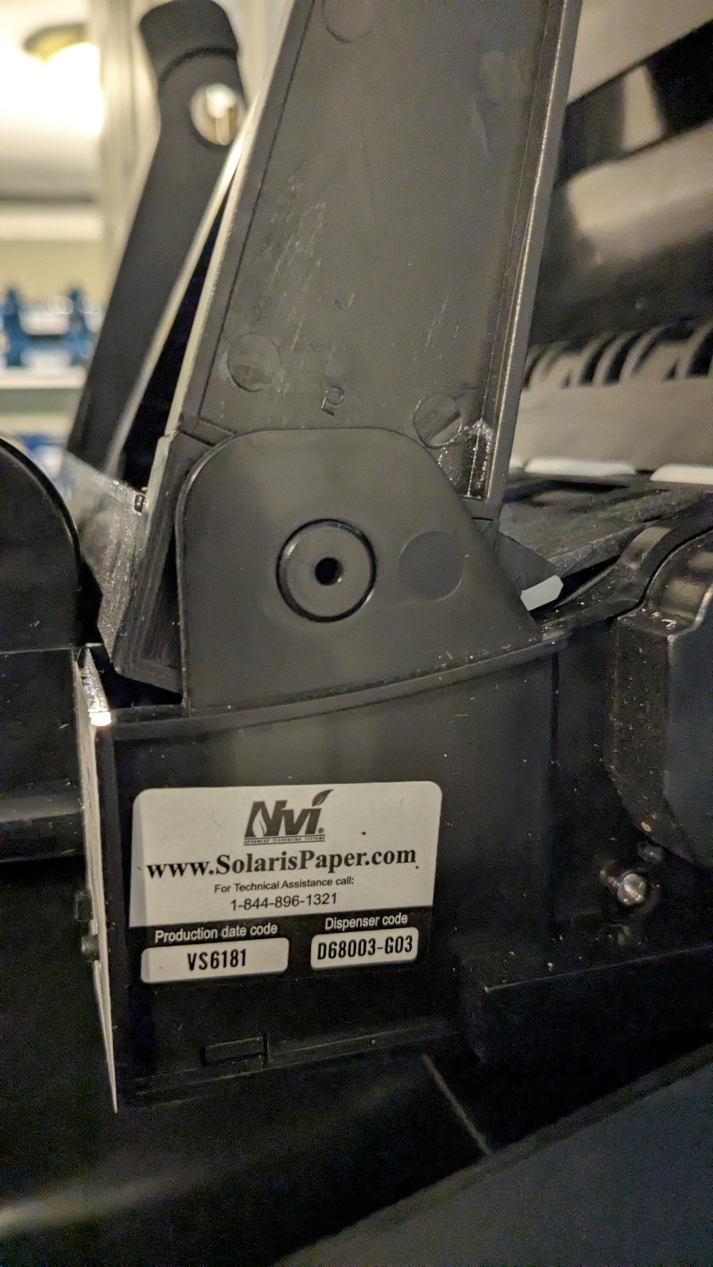 NVI 68003 conversion kit adapter to us 2 in core paper towel roll.