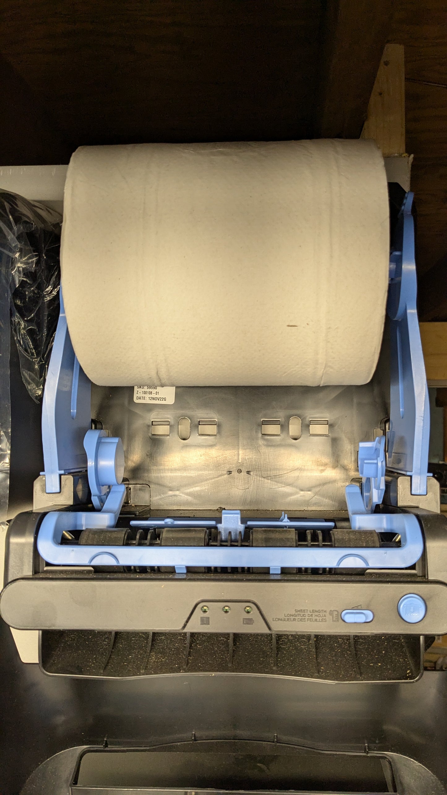 Georgia Pacific Blue Ultra paper towel adapter. Model # 59589 & 59590