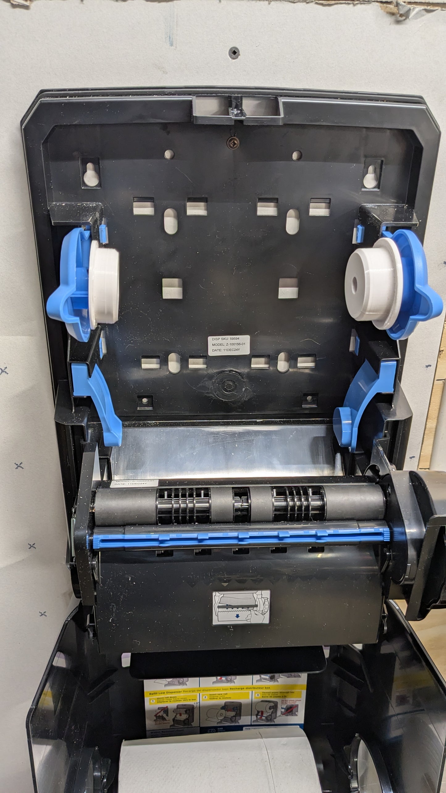 Georgia Pacific Blue Ultra 59594 manual dispenser Adapter kit for the universal roll